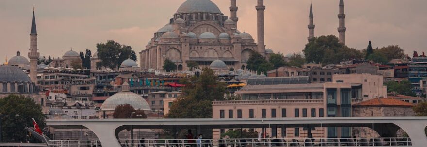 Ülkelerarası Yolculuk Suresi Tahmini: Sınır Geçişleri İçin En Etkili Çok Modlu Yol Planı