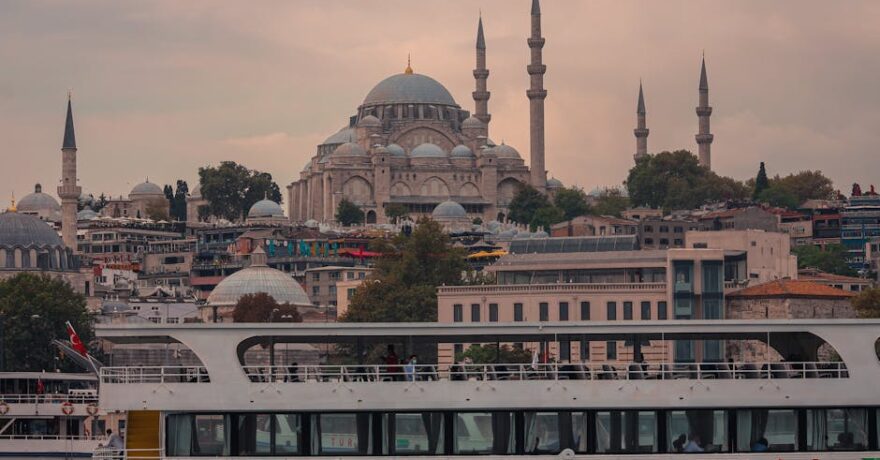 Ülkelerarası Yolculuk Suresi Tahmini: Sınır Geçişleri İçin En Etkili Çok Modlu Yol Planı