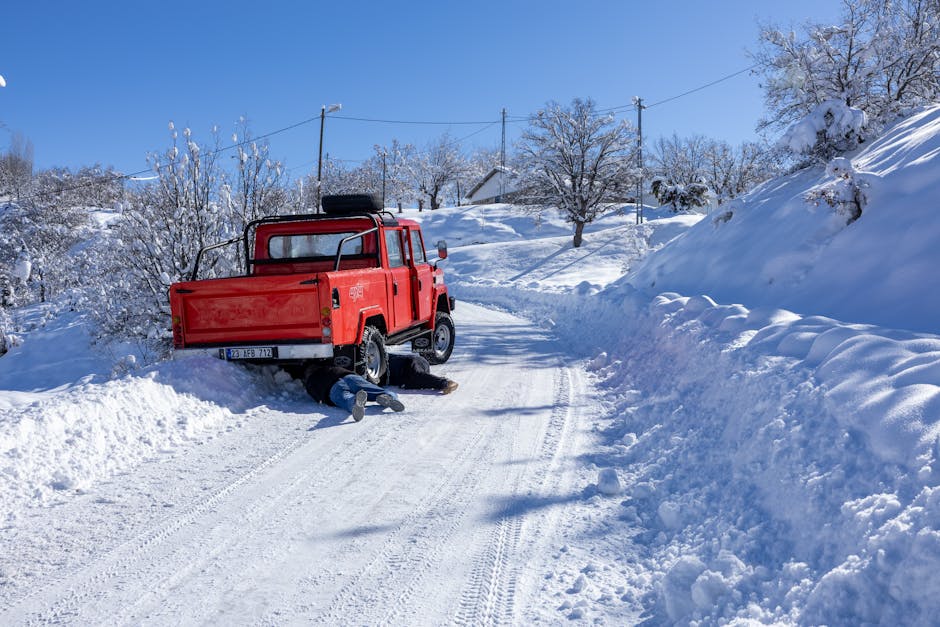 Kış koşullarında yol onarım ekibi çalışması