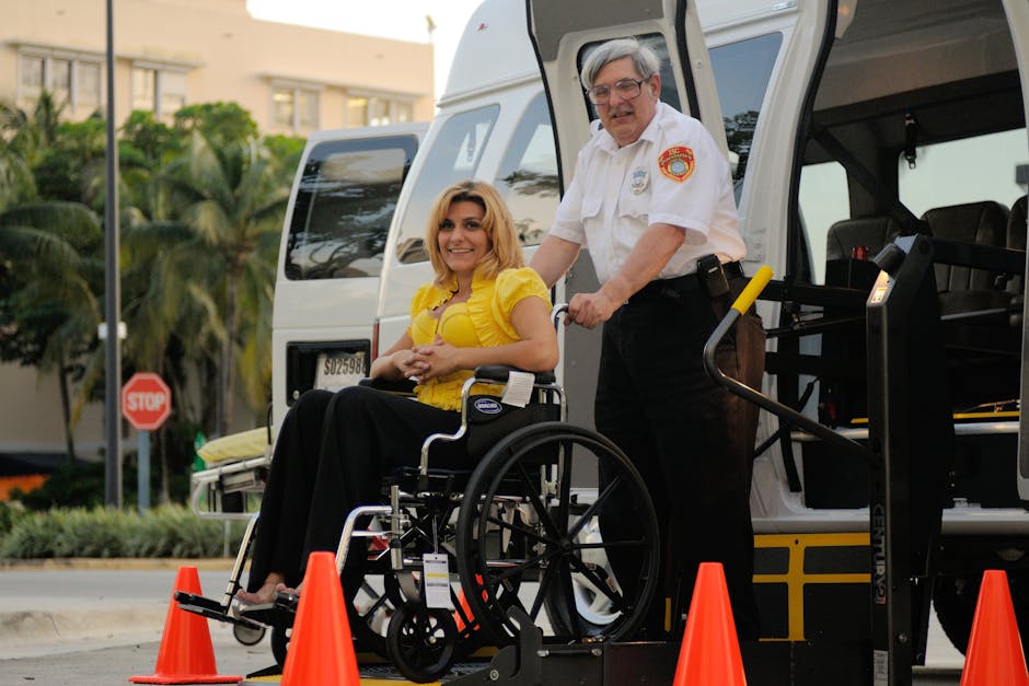 Toplu taşıma aracında erişilebilirlik özelliklerini gösteren görüntü