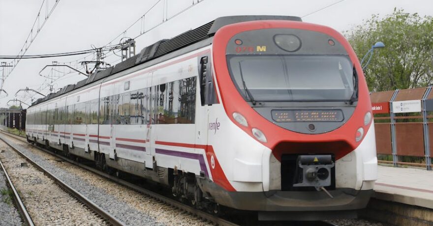 ETA Karşılaştırması: Araba-Tren-Uçak İçin 7 Adım Rehberi