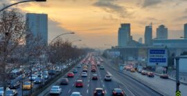 Emisyona Duyarlı ETA: Düşük Yakıt Tüketimli Rotalar İçin Etkili Seçim Yöntemleri