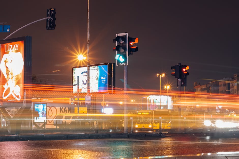 Trafik ışık verisi akışını gösteren kavşak görüntüsü